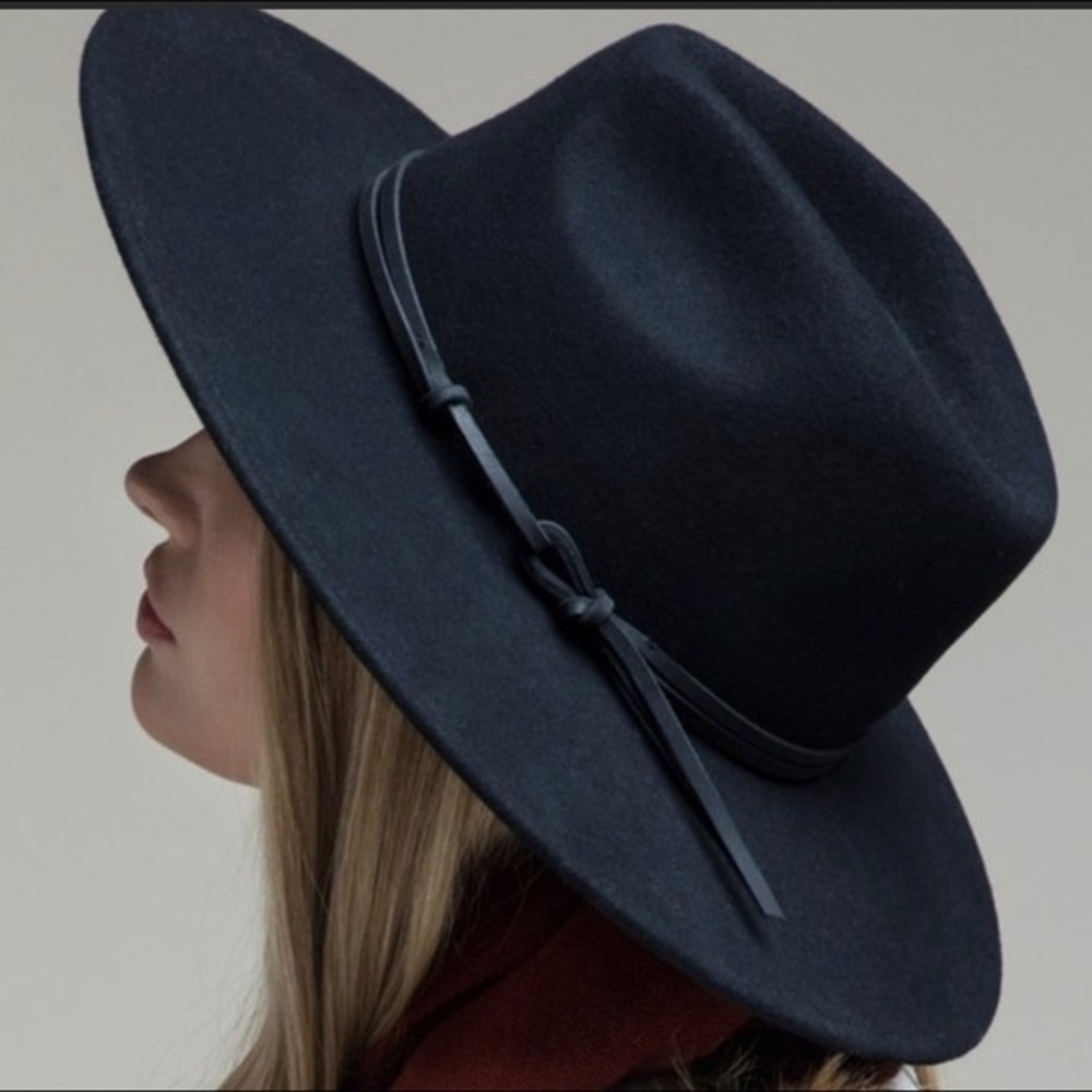 LAST ONE☝️--Belted Wool Panama Hat
